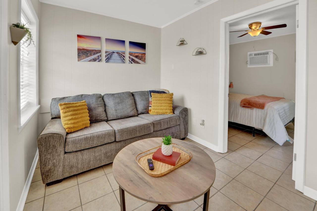 Sea Foam Suites Lower Grand Lagoon Экстерьер фото